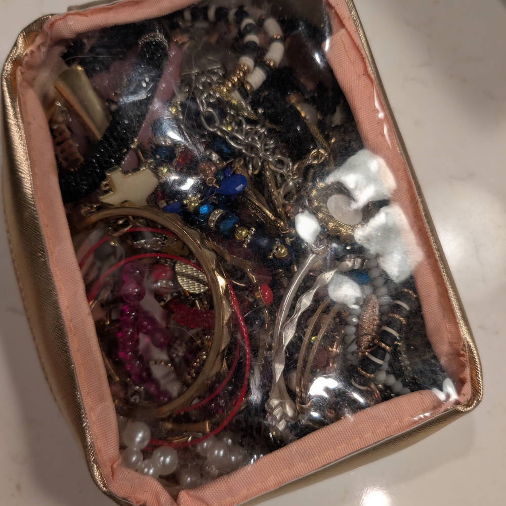 Mystery jewelry Bag 🛍️ - Picture 3 of 3